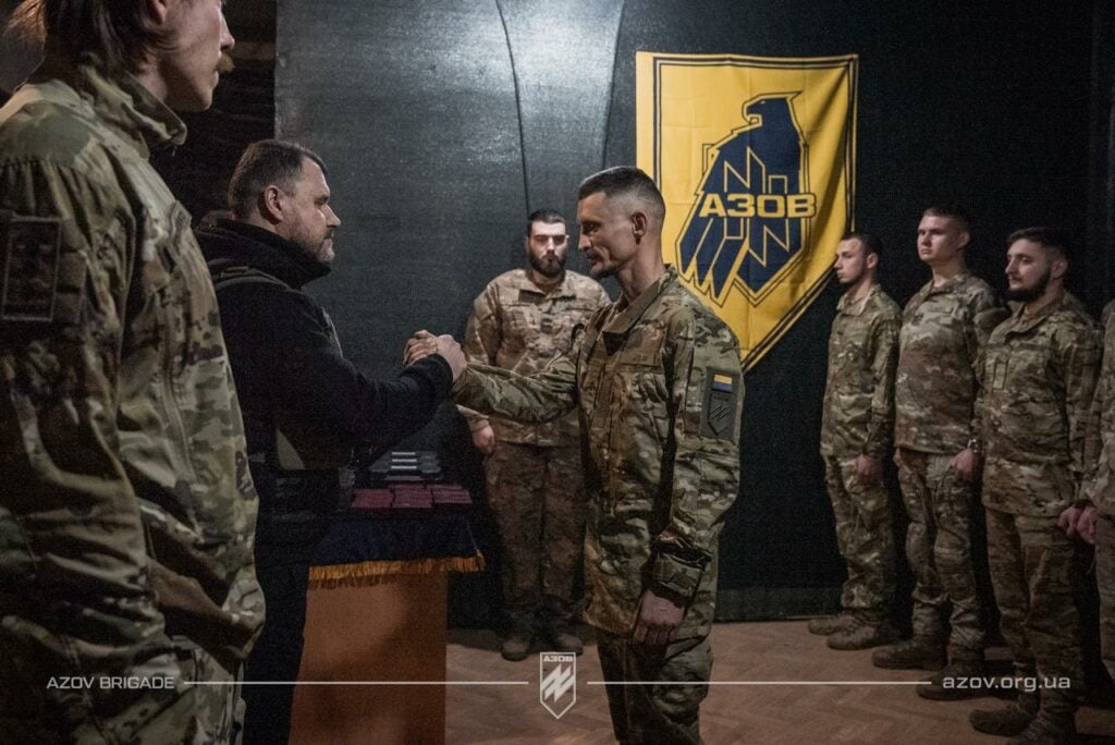 Міністр внутрішніх справ вручив бійцям Азову державні нагороди та відомчі відзнаки