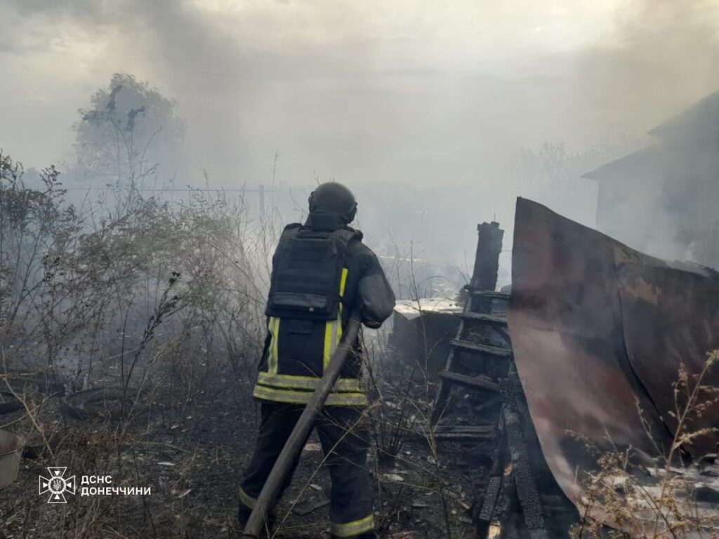 Минулої доби на Донеччині ліквідували 15 пожеж