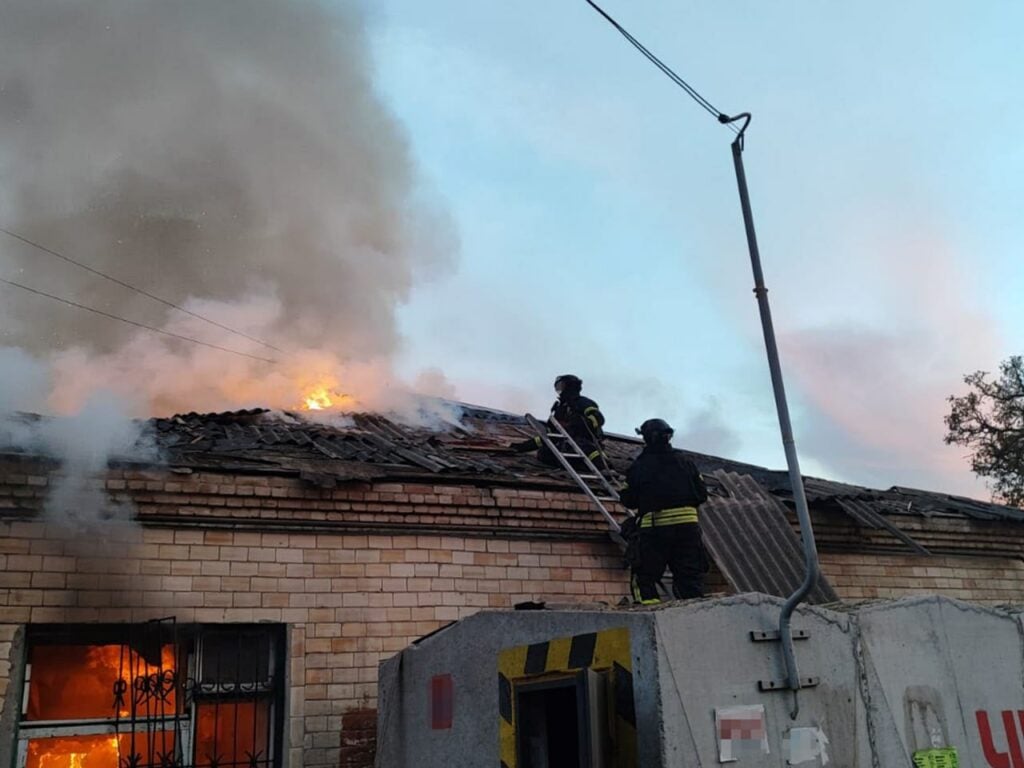 Росіяни поранили в Олексієво-Дружківці 37-річного чоловіка та вбили двох хлопців 21 та 19 років 3