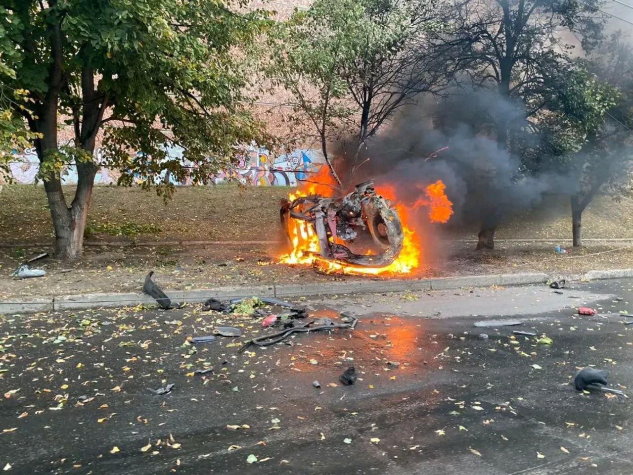 Ворожий обстріл Словʼянська: є загиблий, поранено 2 дитини (відео)