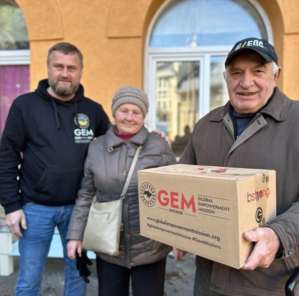 В Киеве переселенцы из Часовоярского общества получили гуманитарную помощь от GEM и HGBF