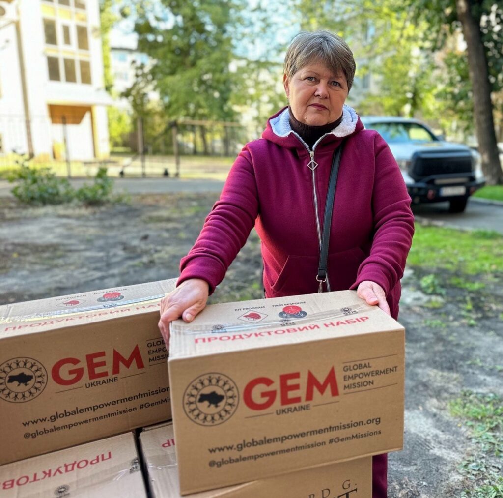 В Киеве переселенцы из Часовоярского общества получили гуманитарную помощь от GEM и HGBF