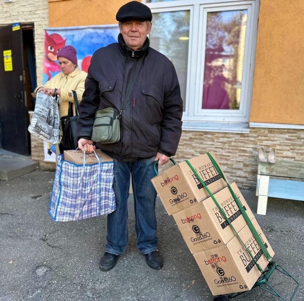 В Киеве переселенцы из Часовоярского общества получили гуманитарную помощь от GEM и HGBF