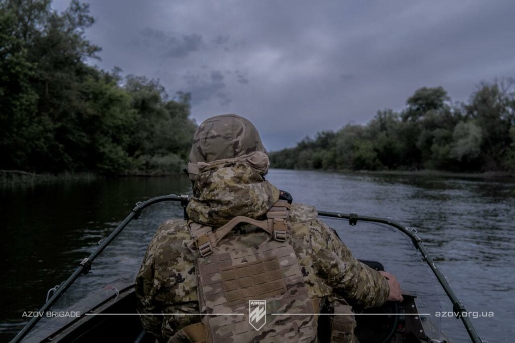 В Азові показали будні піхоти у лісах Луганщини 6