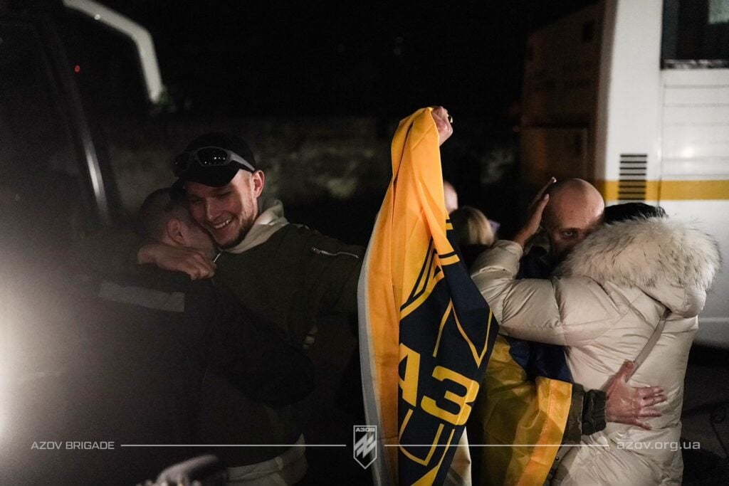 В рамках обміну додому повернулися 34 бійці АЗОВУ