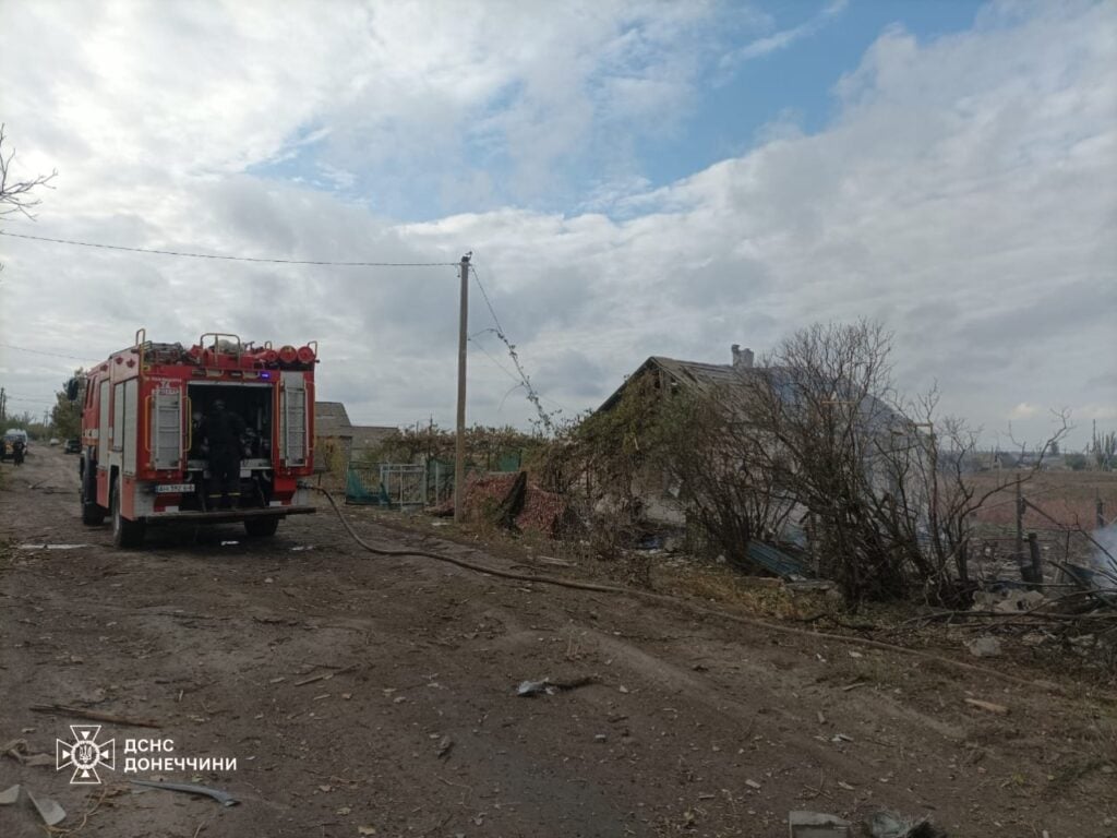 Вогнеборці ліквідували загоряння житлового будинку після ворожого обстрілу Улакли на Донеччині 2