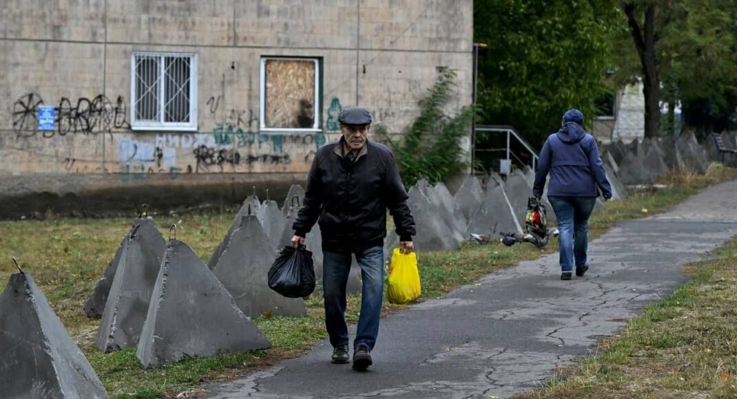 На подконтрольной украинским властям территории Донетчины остается около 330 тыс. гражданских жителей