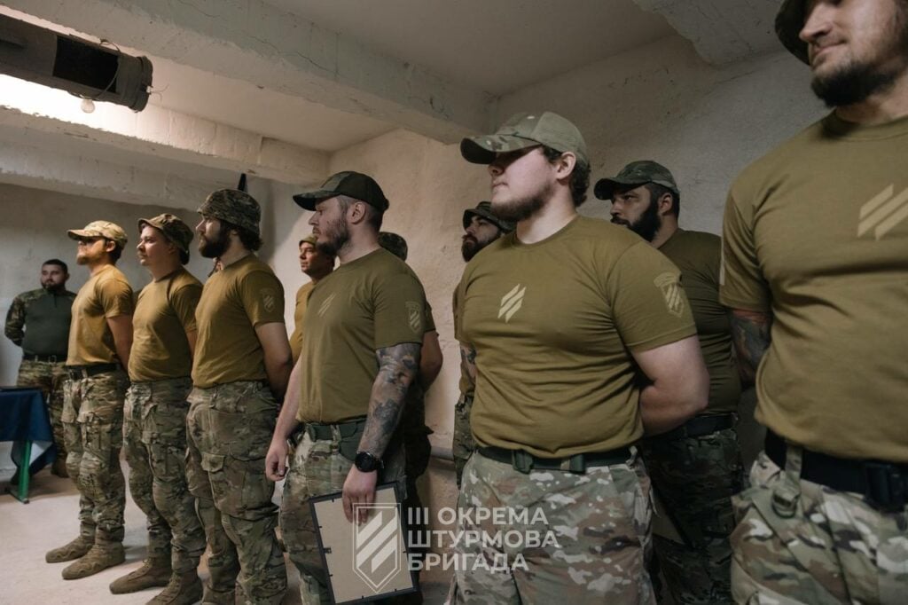 награждение бойцов Противотанкового батальона Третьей отдельной штурмовой бригады 5