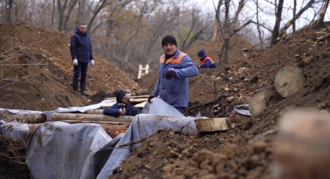 Зеленський відвідав будівництво оборонних споруд на Донеччині (відео)