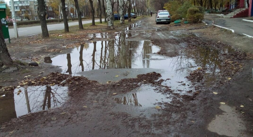 Прориви каналізації, бруд та сміттєзвалища: "Жовта Стрічка" показала вигляд вулиць Луганська