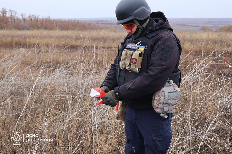 Минулої доби на Донеччині піротехніки знищили 9 вибухонебезпечних предметів