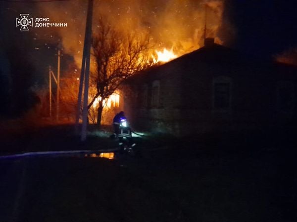 Минулої доби рятувальники залучались до ліквідації пожежі житлового будинку у селі Комар