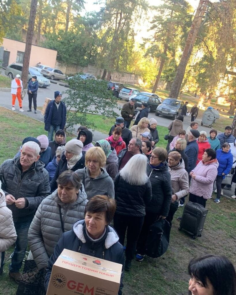 Переселенці з Волновахи отримали гуманітарну допомогу в Києві