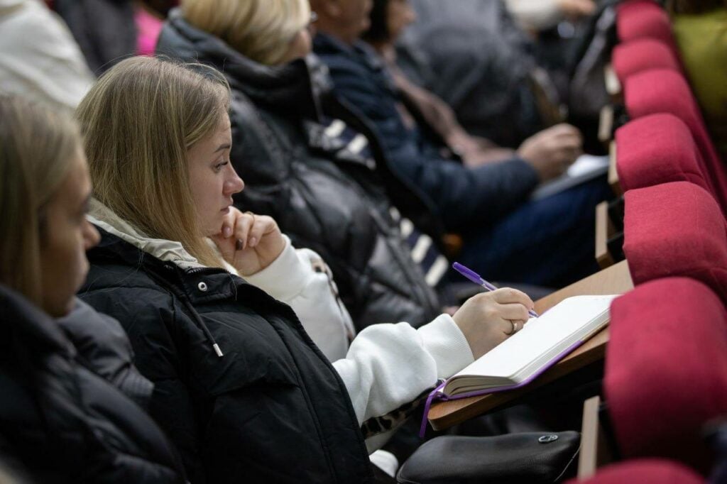 Командувач Національної гвардії України зустрівся з родинами полонених нацгвардійців