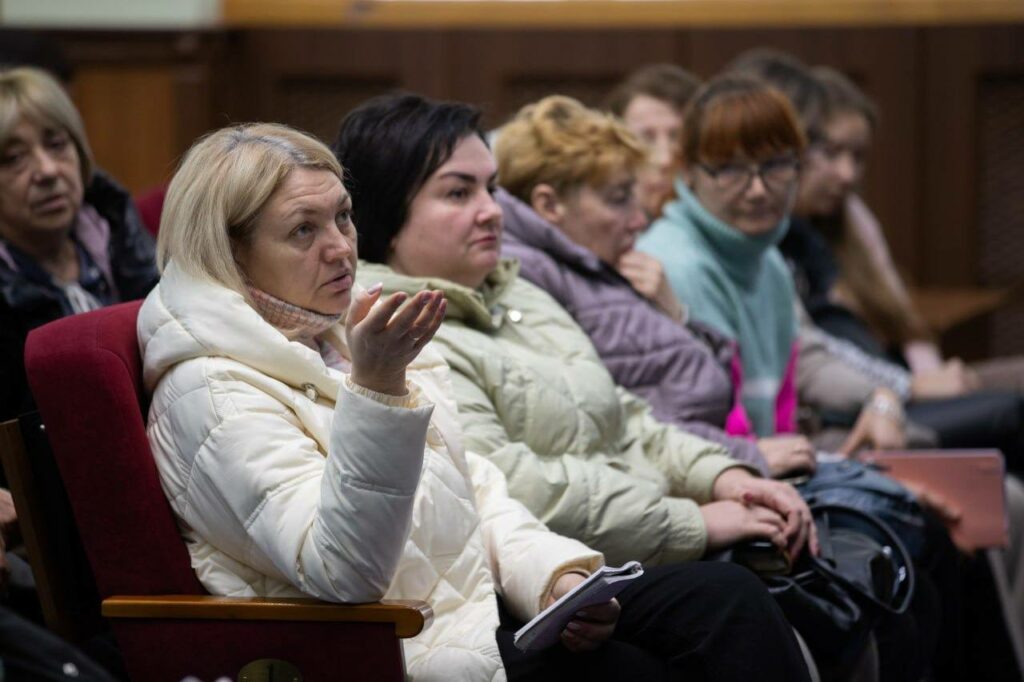 Командувач Національної гвардії України зустрівся з родинами полонених нацгвардійців