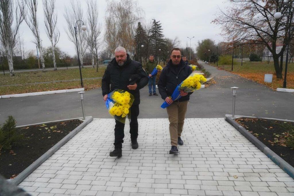 У Покровську вшанували памʼять Героїв Революцій