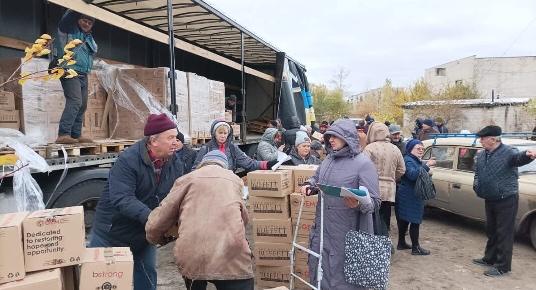 У Лимані на Донеччині видавали сімейні набори від GEM та HGBF (фото)