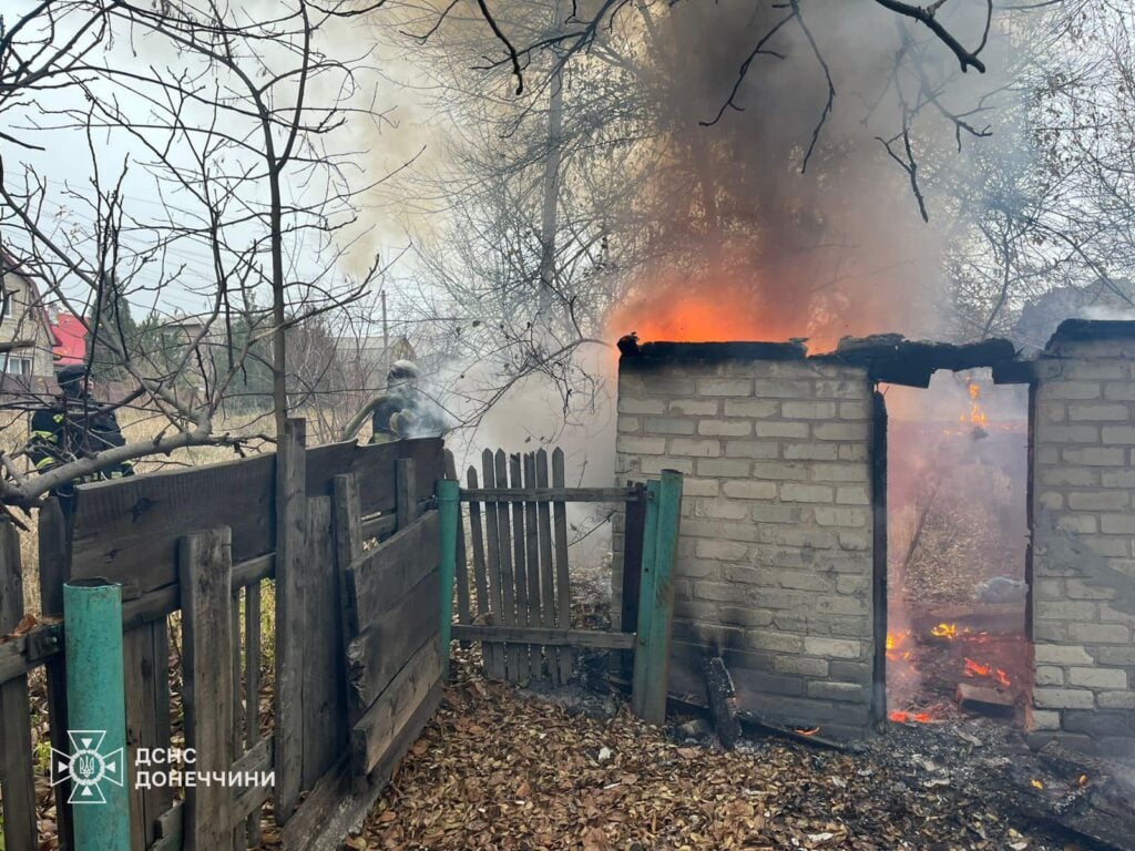 У Мирнограді рятувальники ліквідували пожежу, яка виникла внаслідок обстрілу