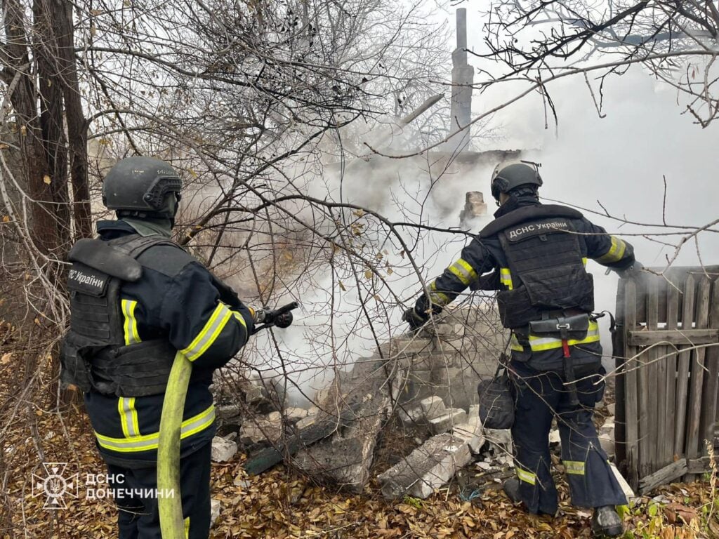 У Мирнограді рятувальники ліквідували пожежу, яка виникла внаслідок обстрілу