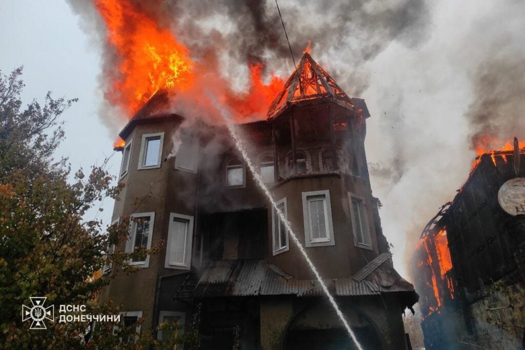 У Покровську минулої доби рятувальники ліквідували пожежу житлового будинку