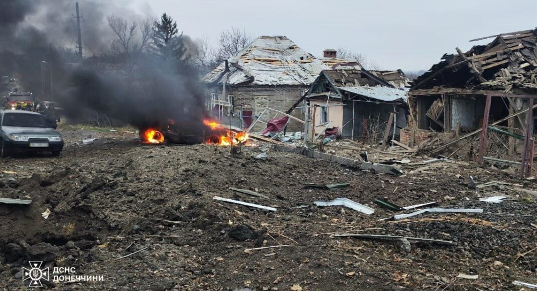 У Ясногірці рятувальники ліквідували пожежу, яка виникла внаслідок російського обстрілу