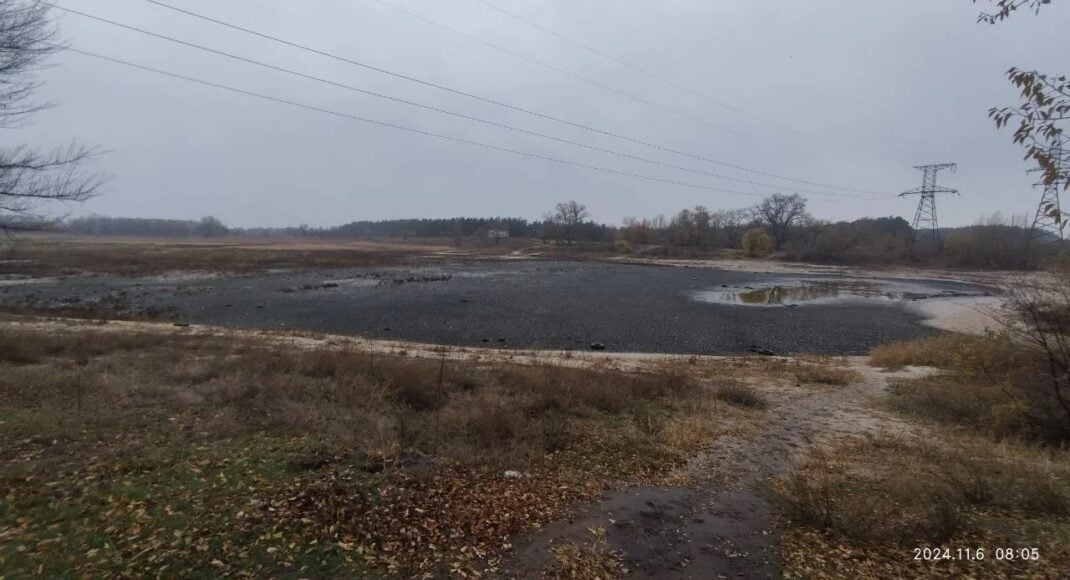 В окупованому Сіверськодонецьку зникає Чисте озеро (фото)