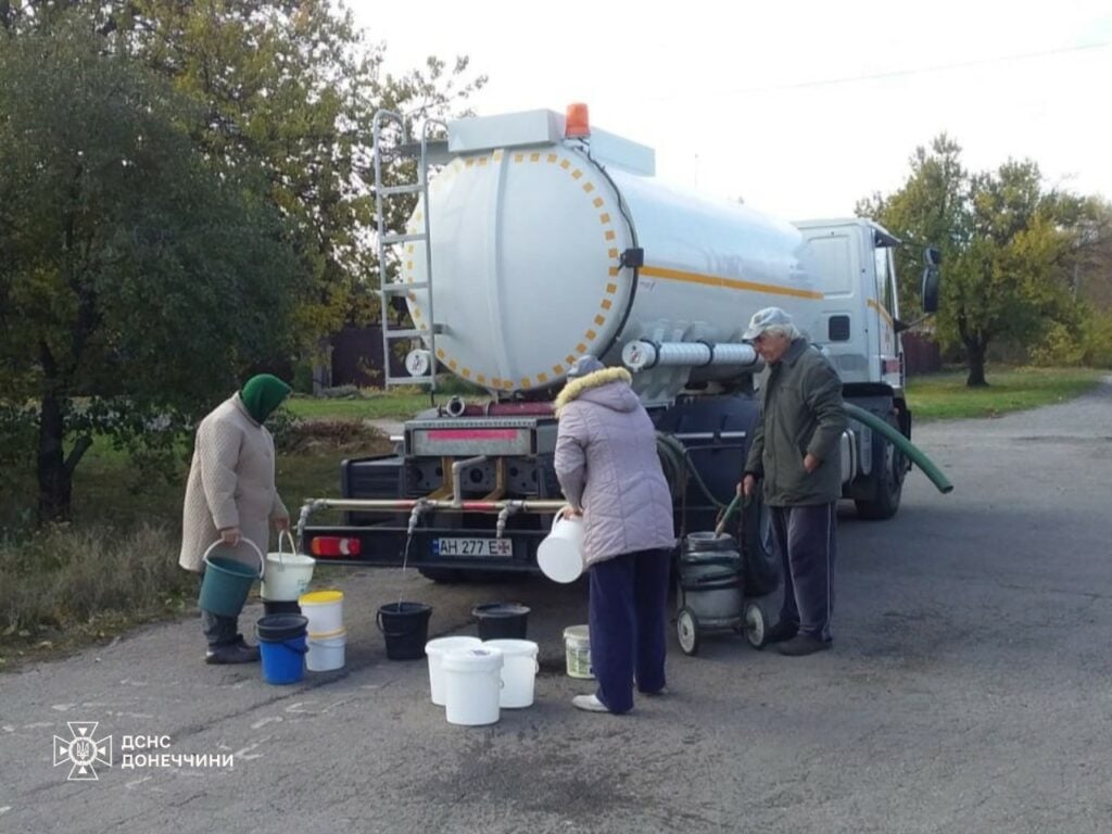 Вчора рятувальники підвезли мешканцям Донеччини 20 тонн води