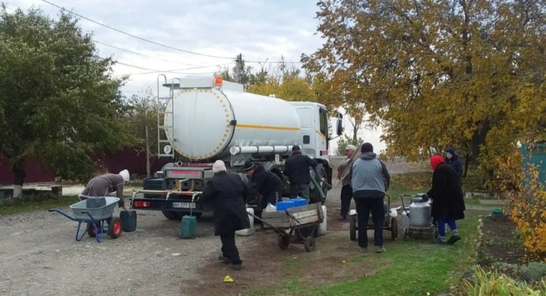 Вчора рятувальники підвезли мешканцям Донеччини 20 тонн води