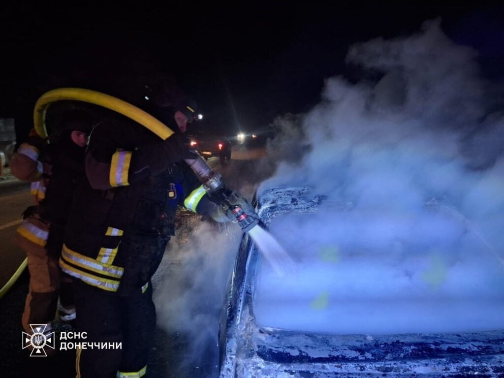 У Волноваському районі надзвичайники ліквідували пожежу автомобіля