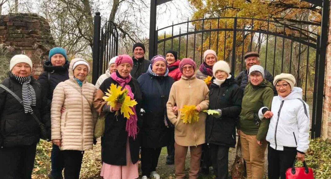 Переселенці з Авдіївки побували на екскурсії у Синицькому парку на Уманщині (фото)