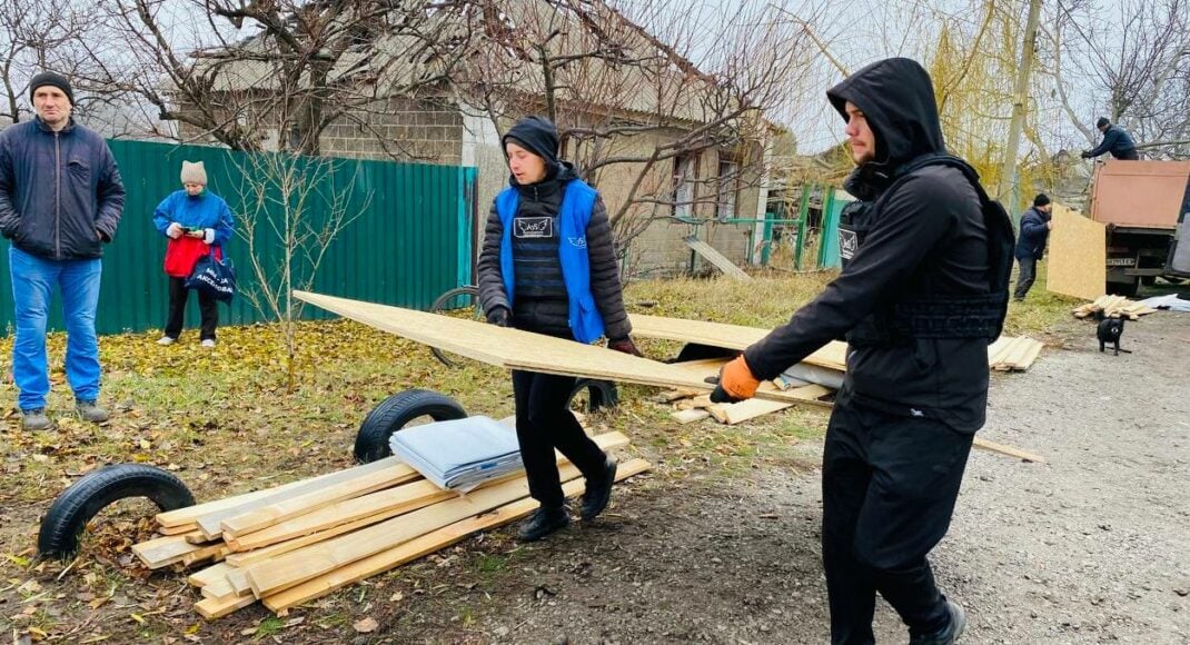 Благотворители помогают восстанавливать жилье жителям Покровской громады