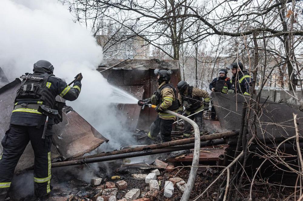 У Костянтинівці рятувальники ліквідували наслідки обстрілу (фото)