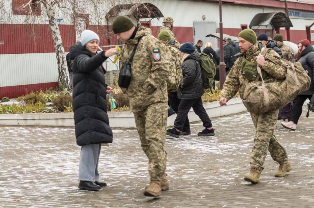 У Краматорську відбулась акція "Незламні духом, єдині серцем" (фото)