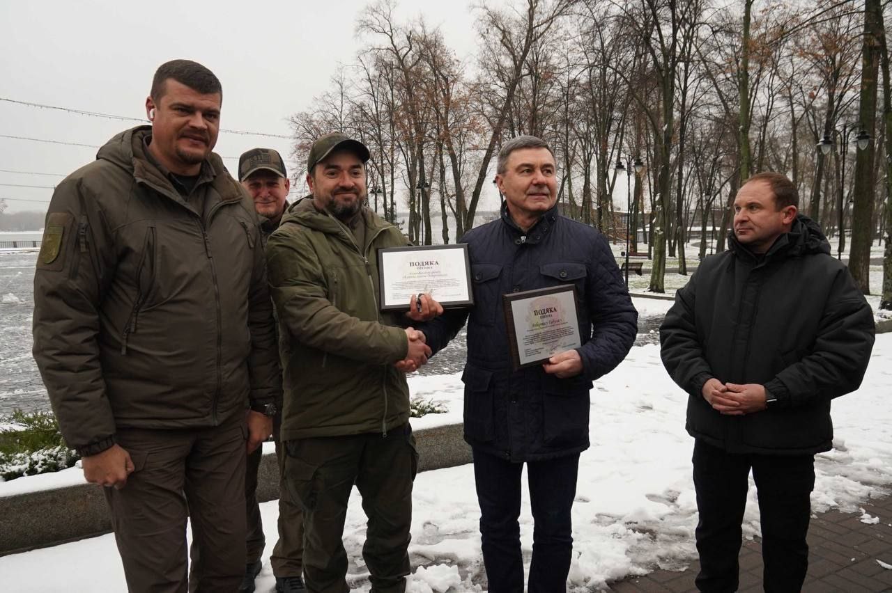 Лисичанська громада за підтримки консула Литовської Республіки отримала автомобілі для гуманітарних вантажів (фото)