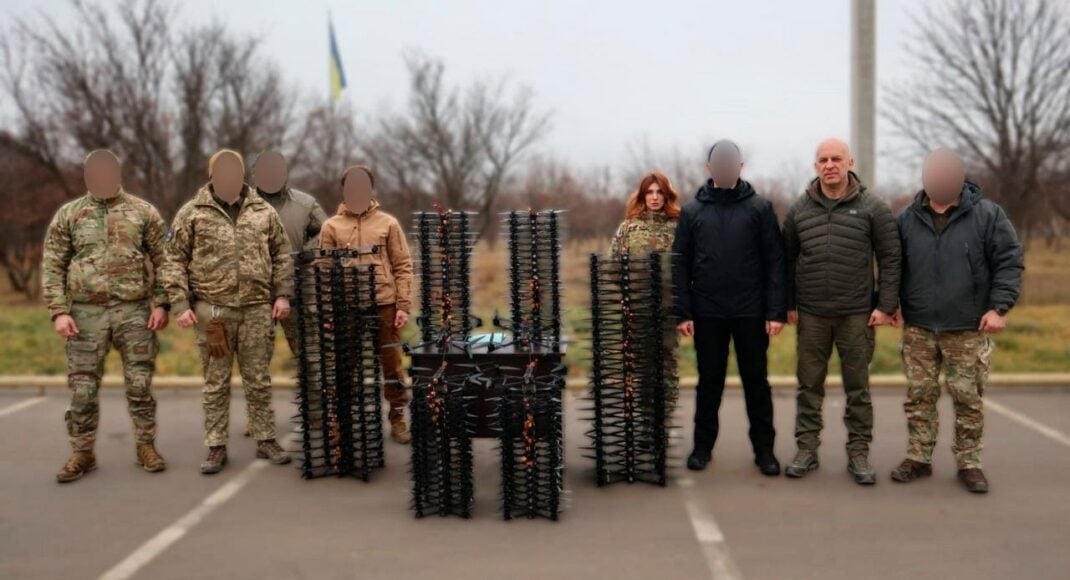 Оборонці Донеччини отримали 120 FPV-дронів від Донецької ОВА та благодійників