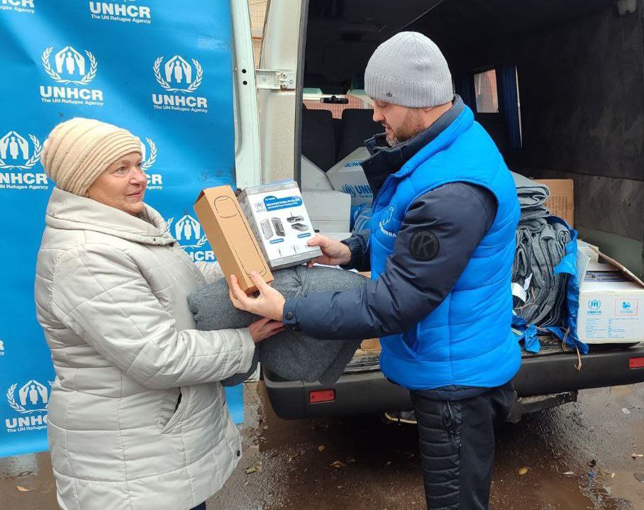 Постраждалі мешканці Дружківської громади отримали допомогу від благодійників