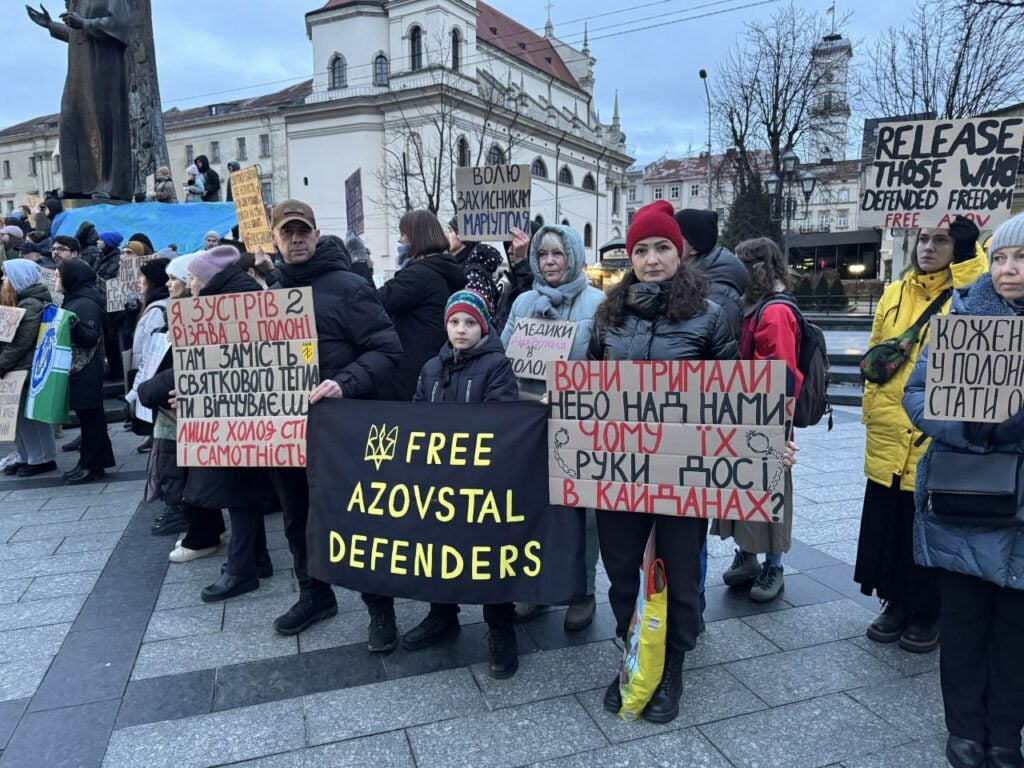 У Львові провели акцію на підтримку полонених "Третє Різдво в полоні" (фото)