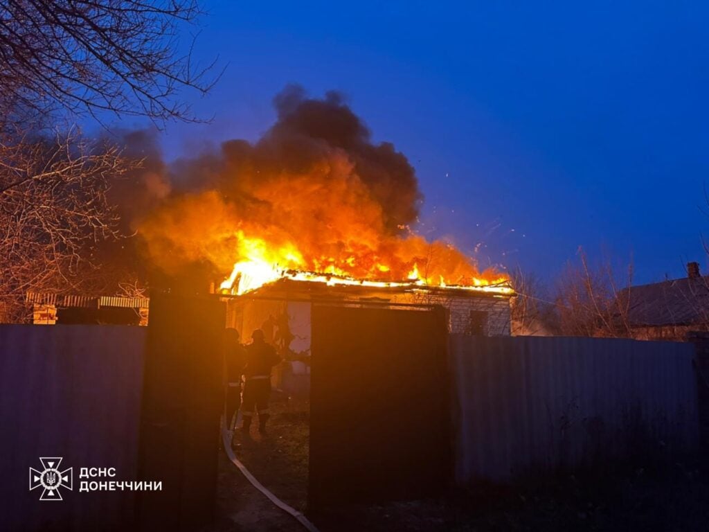 У Костянтинівці горів житловий будинок рятувальники ліквідували пожежу