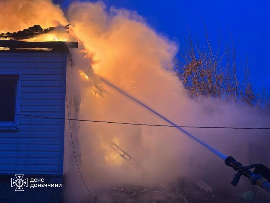 У Костянтинівці горів житловий будинок рятувальники ліквідували пожежу