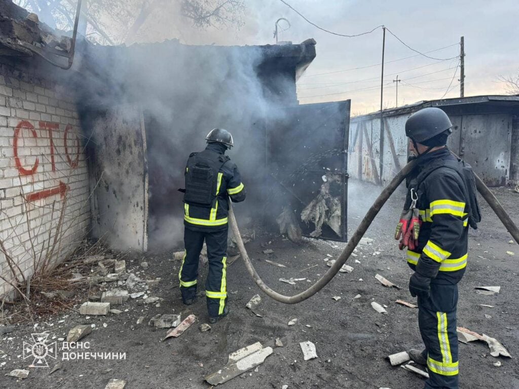 У Лимані рятувальники ліквідували наслідки ворожого обстрілу