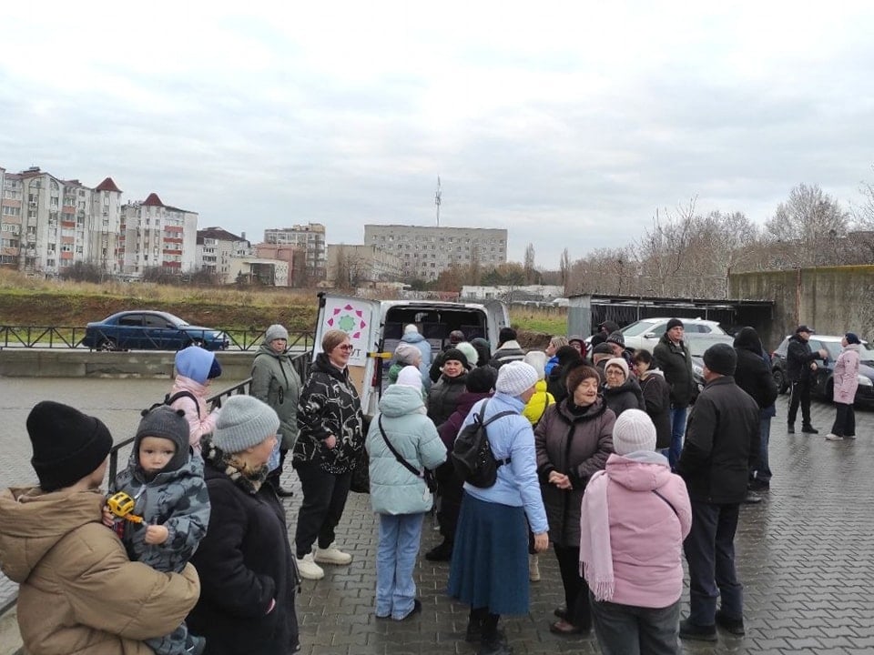 Жителі Бахмутської громади в Одесі отримали гуманітарну допомогу від благодійників