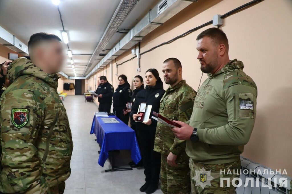 Заступник Голови Нацполіції України нагородив поліцейських, які несуть службу на Донеччині