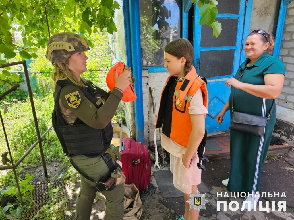 За рік поліцейські евакуювали майже 700 людей з Лиманської громади (фото)