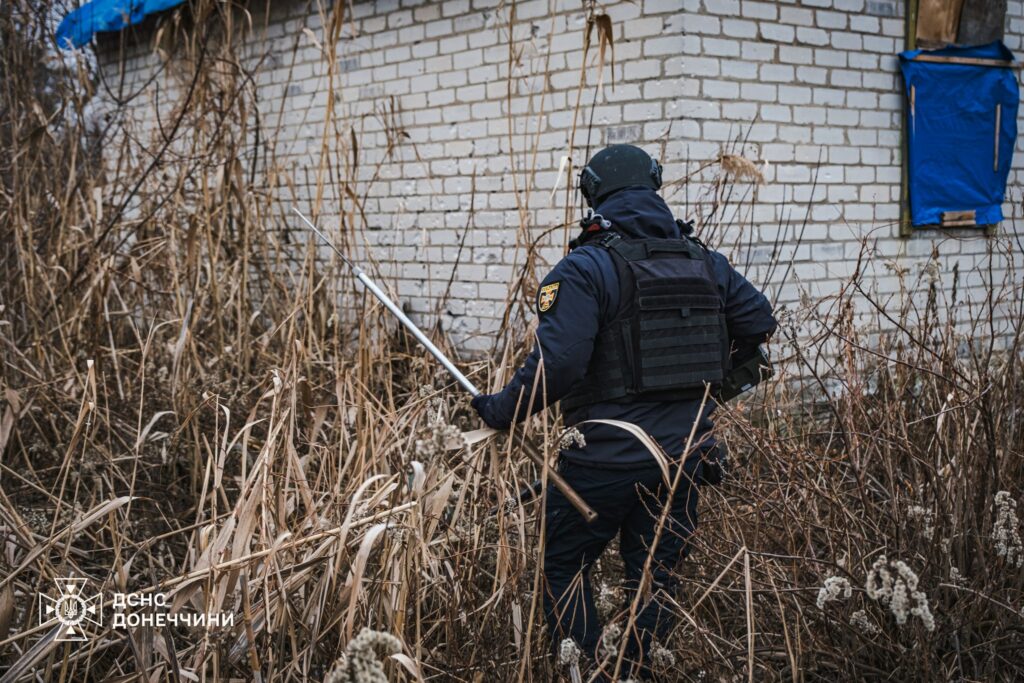 Минулої доби на Донеччині піротехніки ДСНС знешкодили 5 вибухонебезпечних предметів