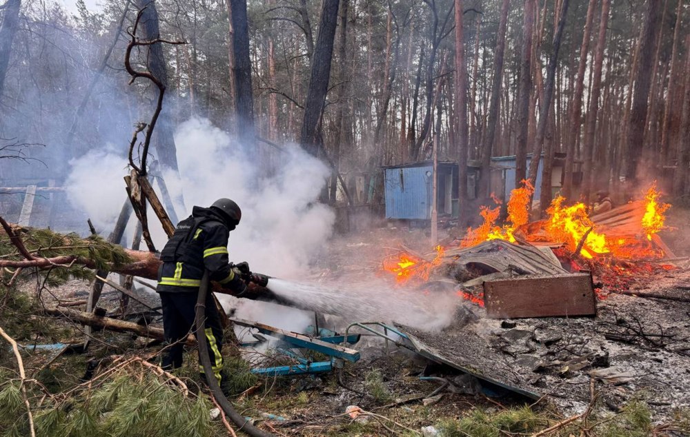 У Щуровому рятувальники ліквідували наслідки ворожого обстрілу