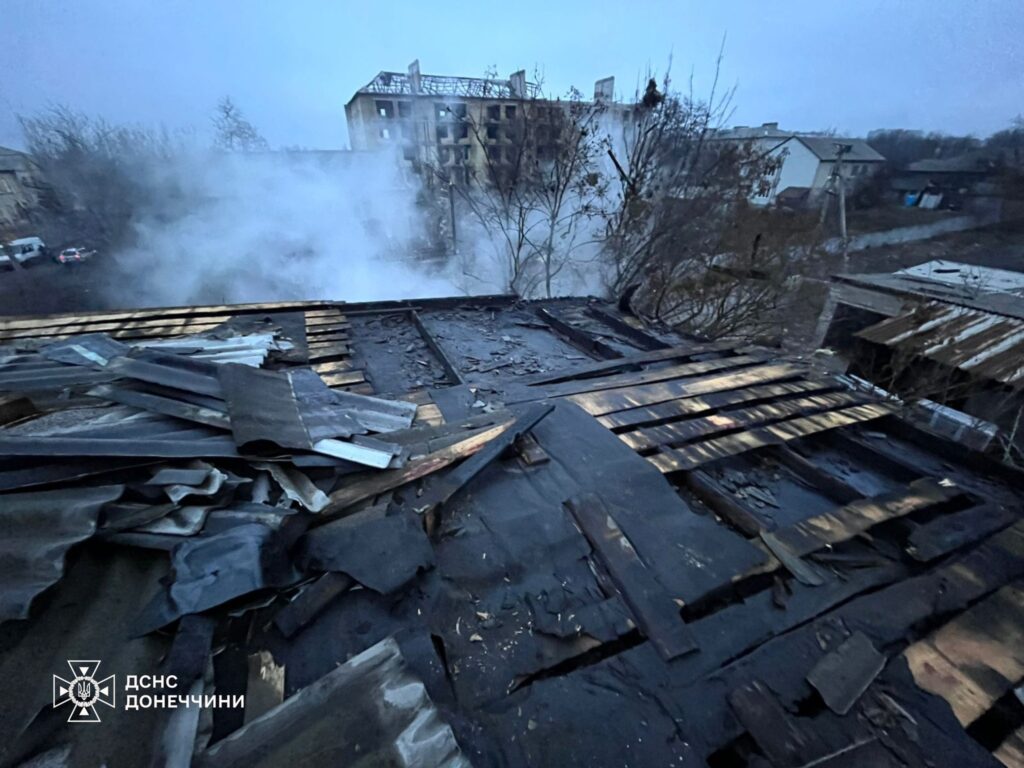 У Добропіллі горів магазин (фото)
