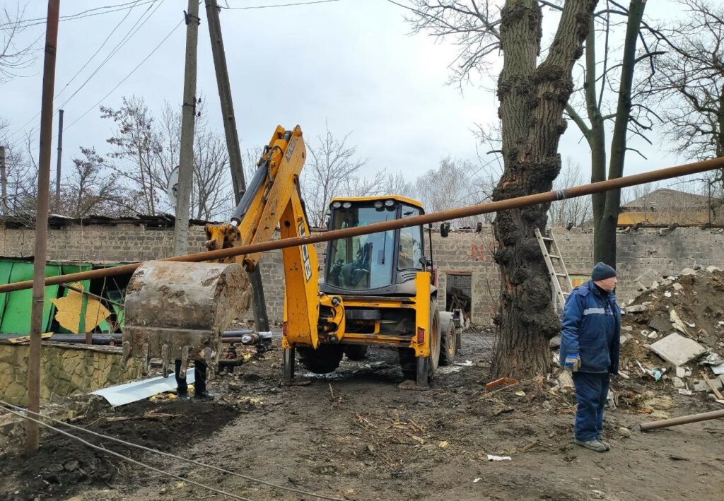 У Костянтинівці газовики долають наслідки ворожих обстрілів (фото)