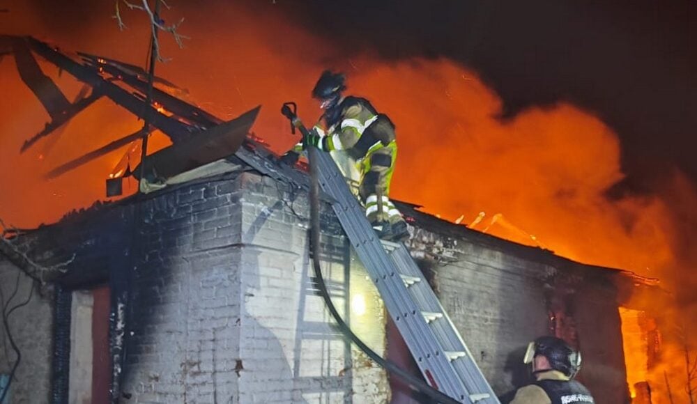 У Краматорському районі надзвичайники ліквідували пожежу житлового будинку