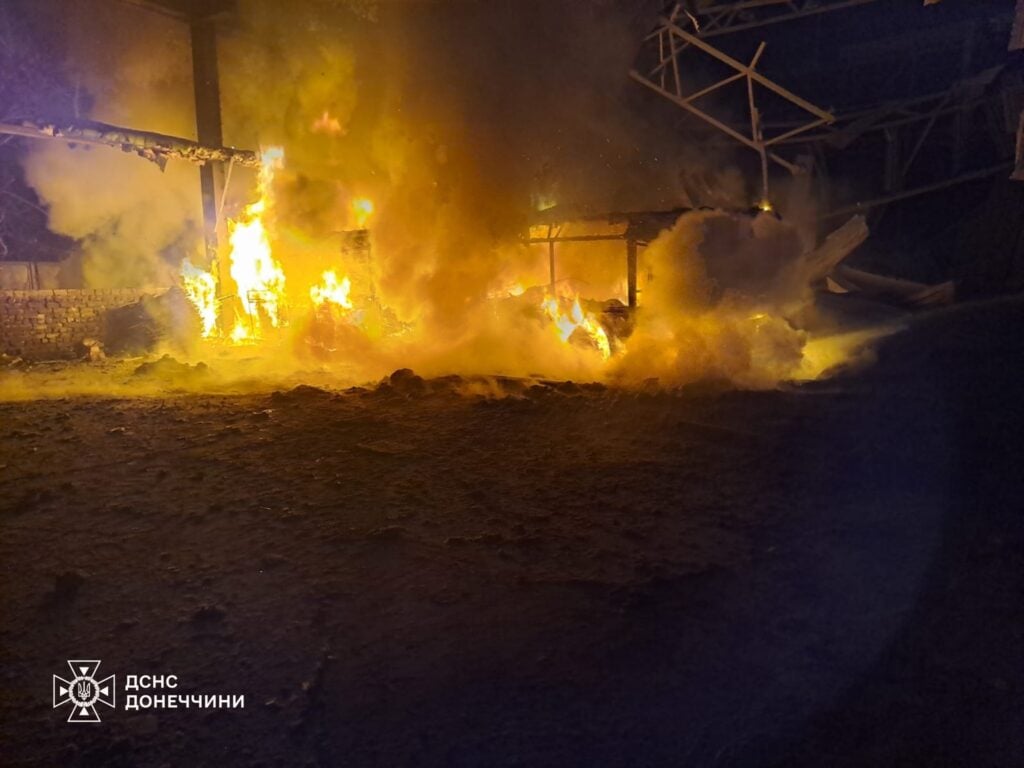 У Краматорську рятувальники ліквідували наслідки ворожих обстрілів
