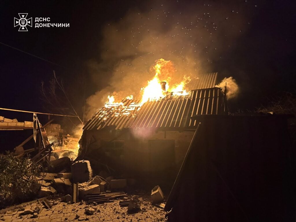 У Покровську рятувальники залучались до ліквідації пожежі, яка виникла внаслідок обстрілу